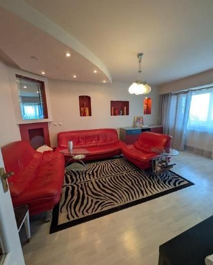 Calitate și spațiu: elegant, 90 mp, 1989, centrală proprie, parcare, priveliște - Poză 6