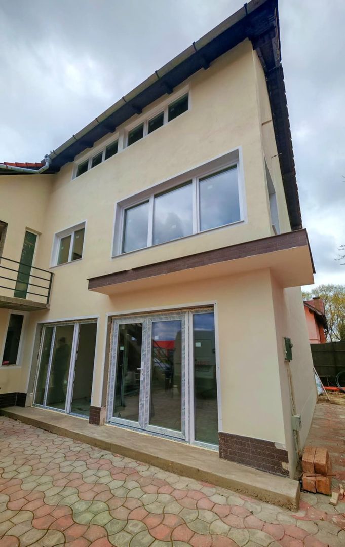 Apartament in casa 3 camere, zona Stupini, Brasov - Poză 2