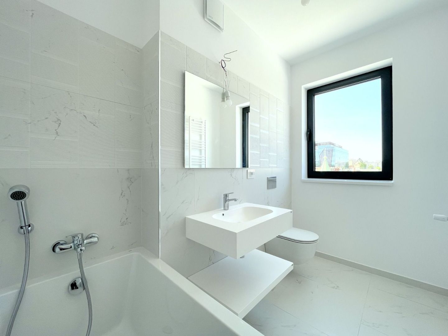 Apartment 3 camere cu terasa de 46 mp - Poză 14