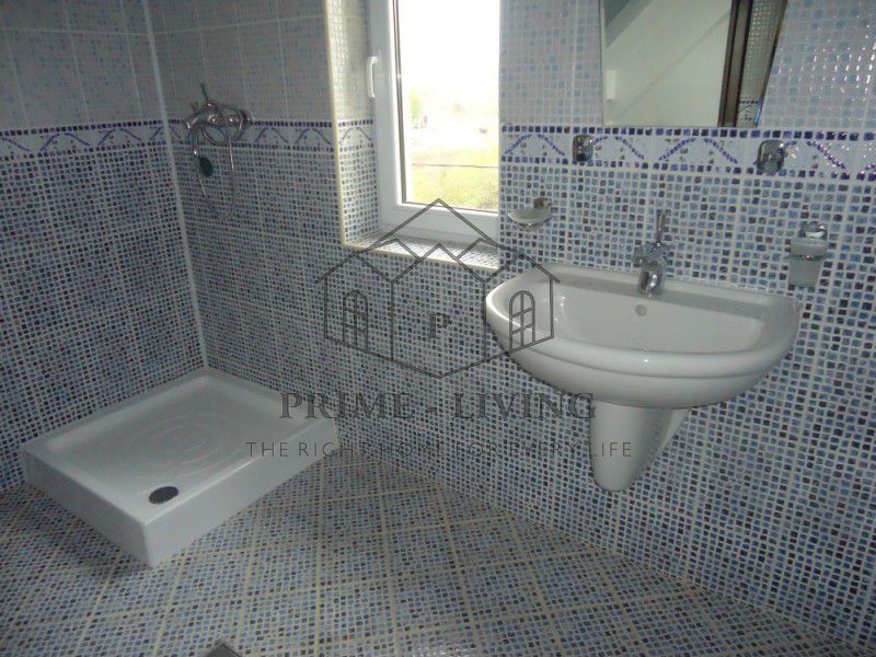 VILA RECENT RENOVATA LA INCHIRIERE - Poză 6