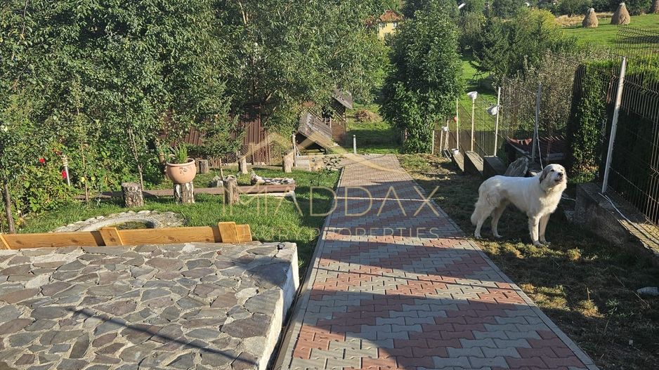 Pensiune 10 camere cu restaurant // Moieciu de Jos - Poză 7