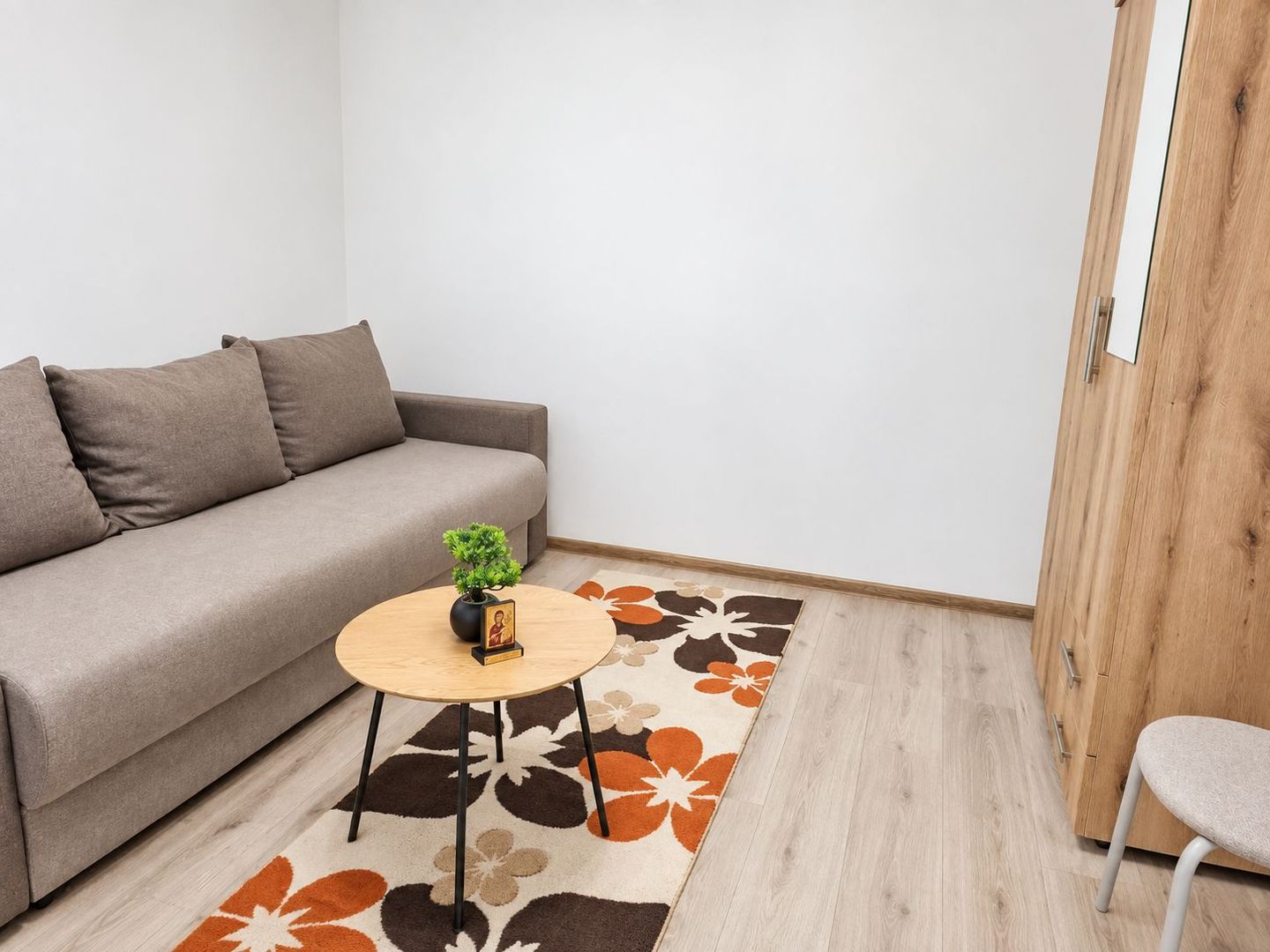 Apartament 2 camere,  50 mp Podu Ros Primaverii 360 euro - Poză 4