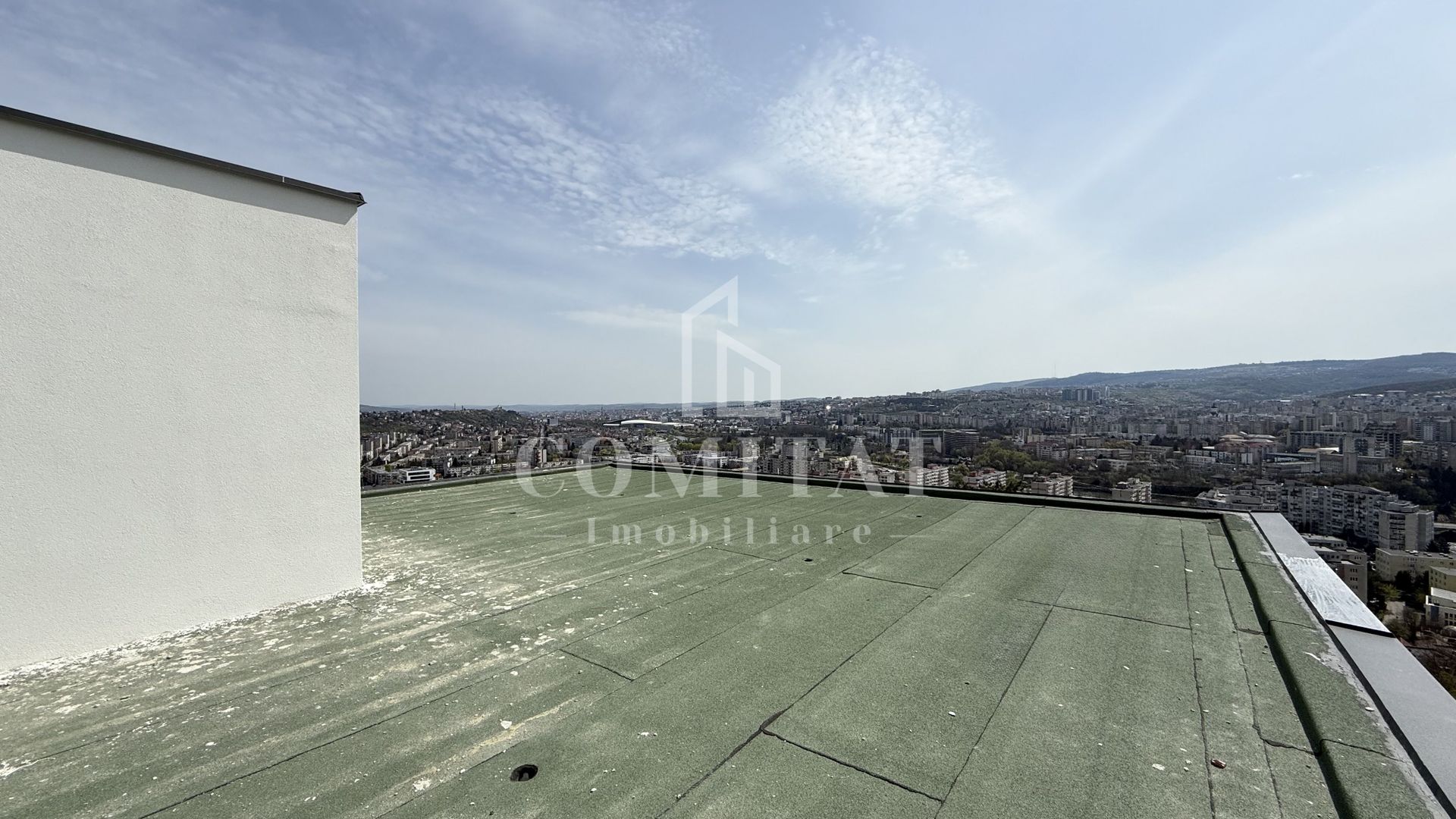 Casă generoasă cu panoramă și 256 mp terasă circulabilă - Poză 18