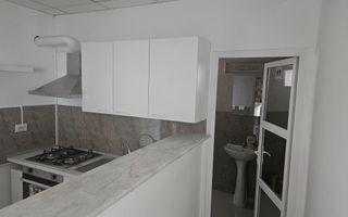Spre Chirie - apartament 3 camere , etaj 1 in Vila - Poză 2
