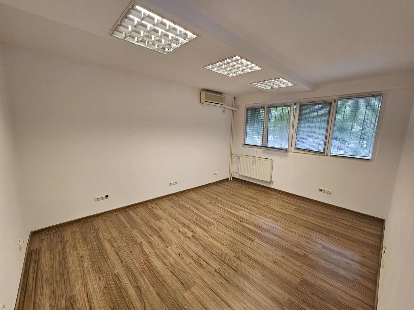 Apartament modern cu 2 camere - Poză 1