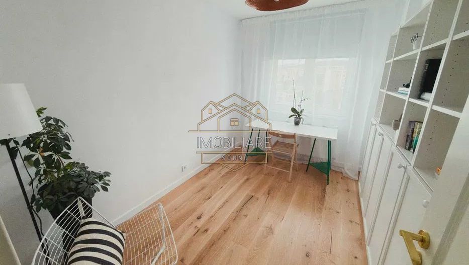 Apartament de vânzare cu 3 camere, 65 mp utili + 5 mp balcon, renovat - Poză 2