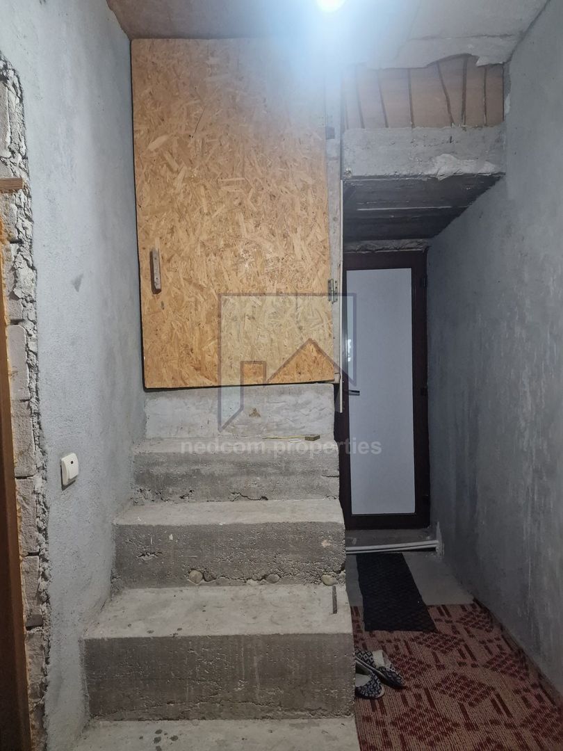 Vanzare Vila S+P+1E+Pod - Adunatii Copaceni - Poză 12