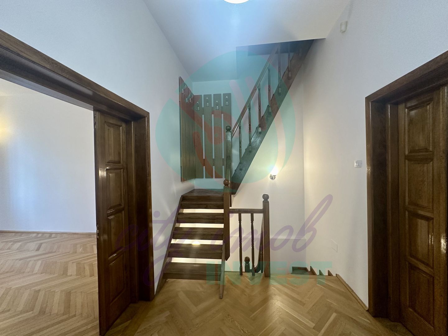 Casa eleganta si curte proprie de 71 mp in zona Plantelor - Poză 3