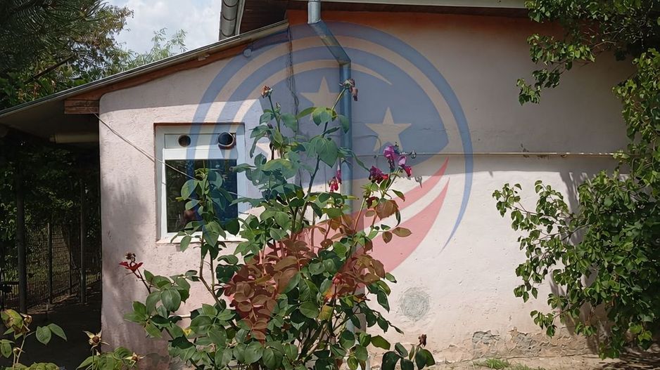 REDUCERE PRET - CASA RENOVABILA + 600 MP TEREN - BARIERA VALCII - Poză 3