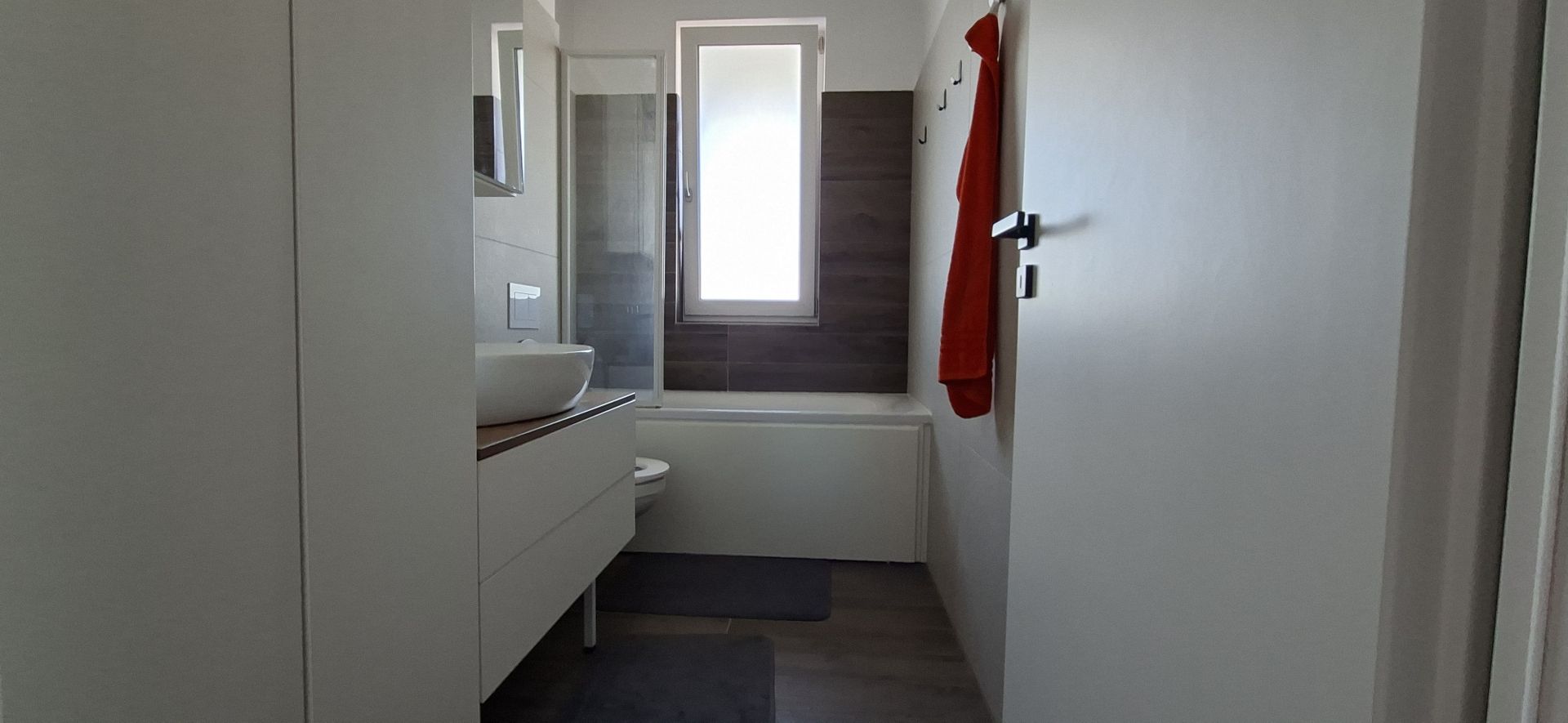 Apartament cu 3 camere, 2 bai si loc de parcare - Poză 22
