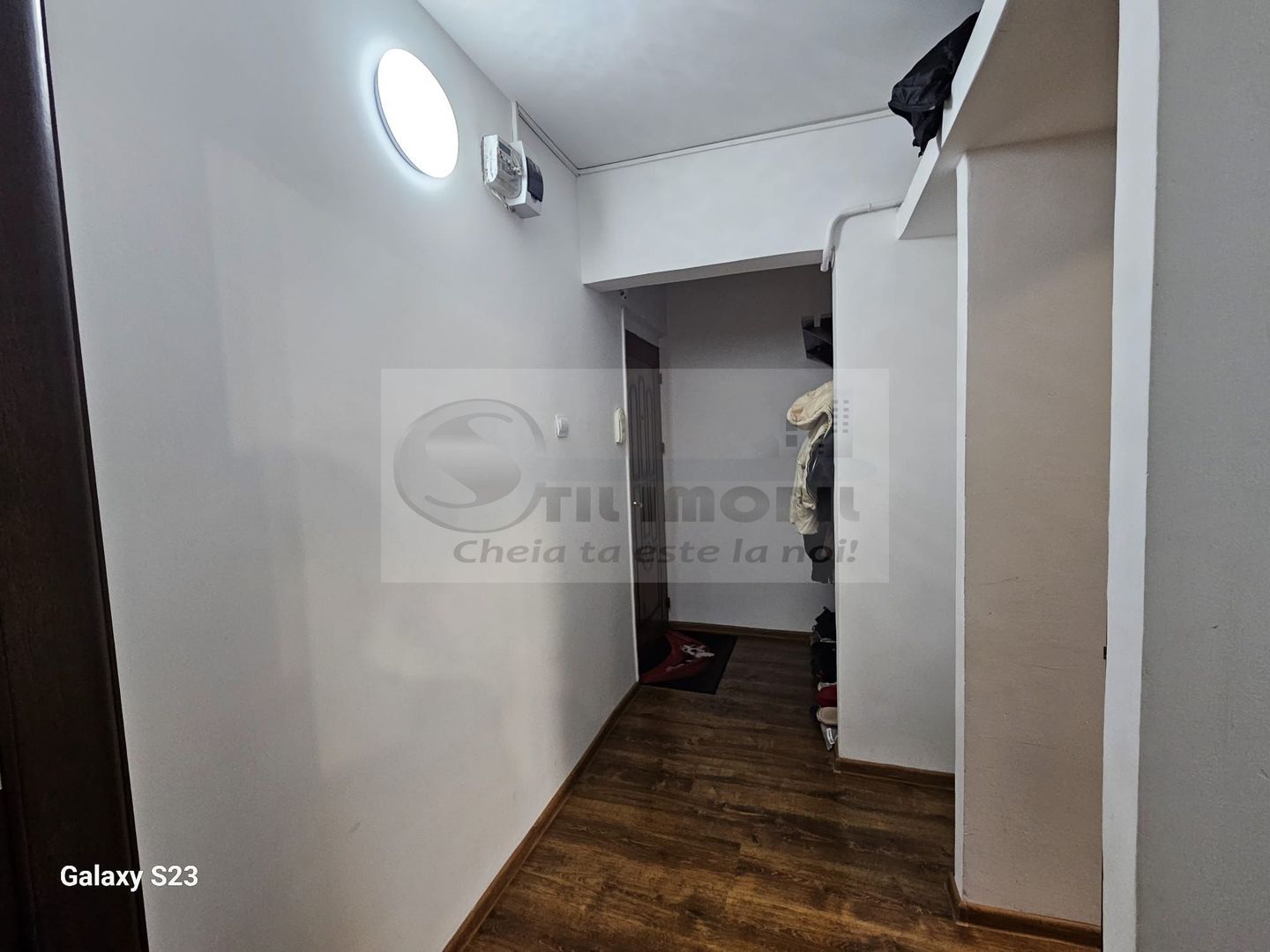 Apartament 2 camere renovat, 90.000 euro - Poză 2