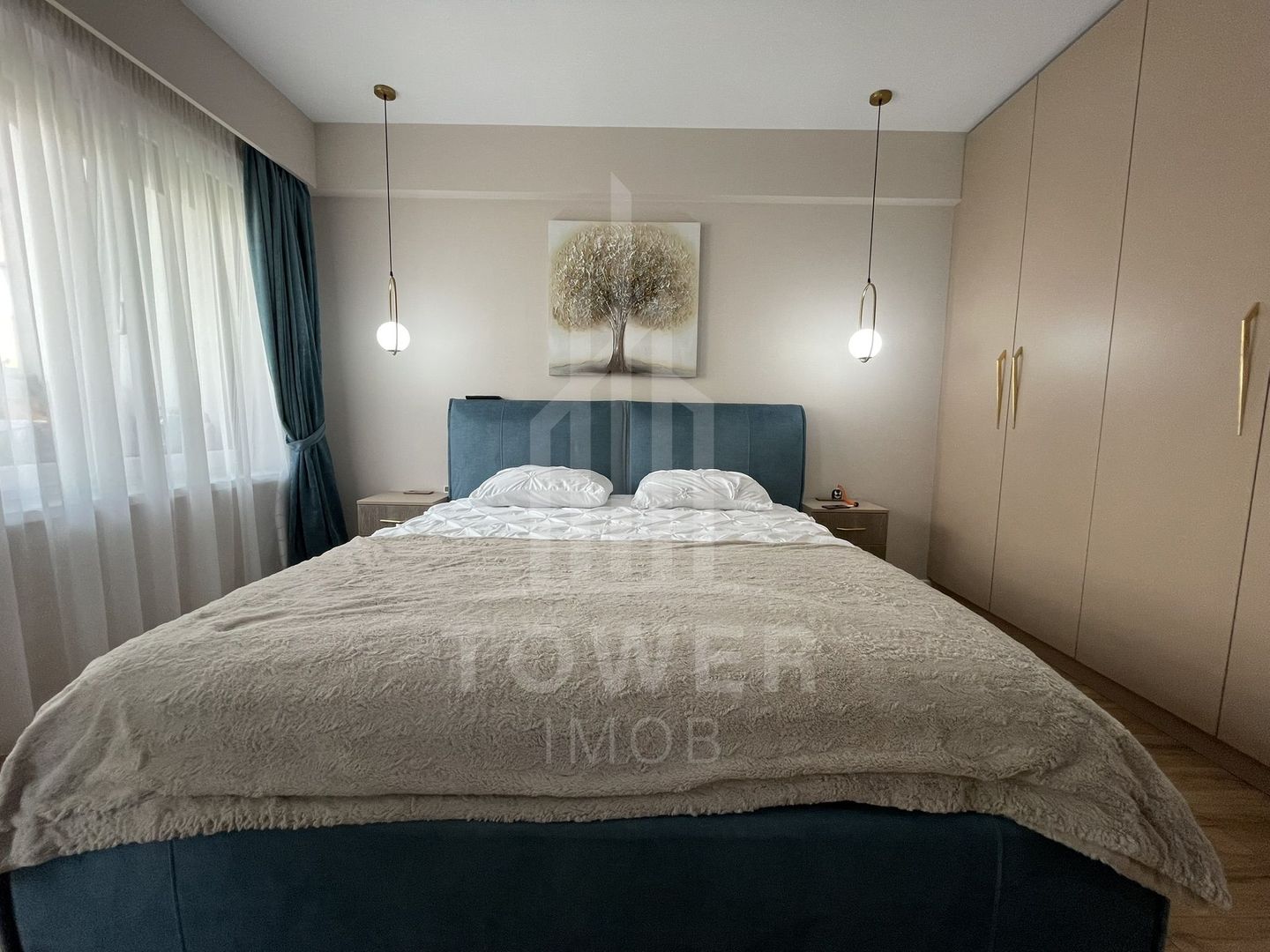 Apartament cu 3 camere de vânzare - Poză 2