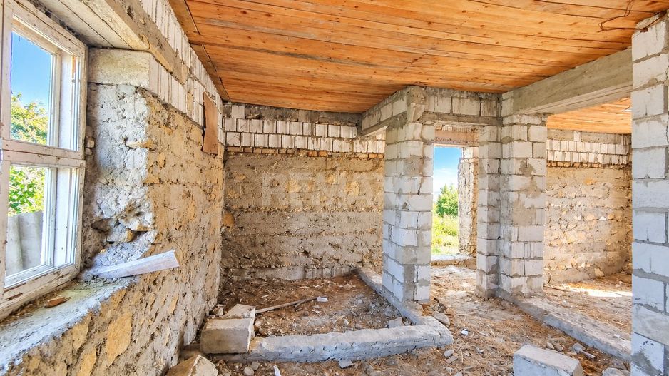 CASĂ GENEROASĂ CU 3 CAMERE – 90 m² | 17 ARI| ANENII NOI - Poză 14