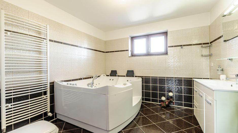 Vilă modernă 6 camere - Bujac - Poză 5