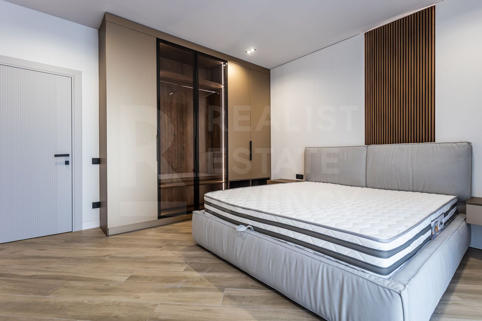 Vânzare, high-tech de lux, 6 camere, Rîșcani - Poză 15