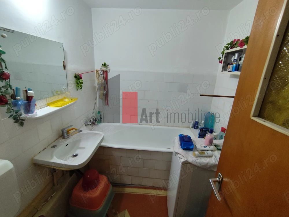 APARTAMENT 3 CAMERE-BARCA - Poză 9