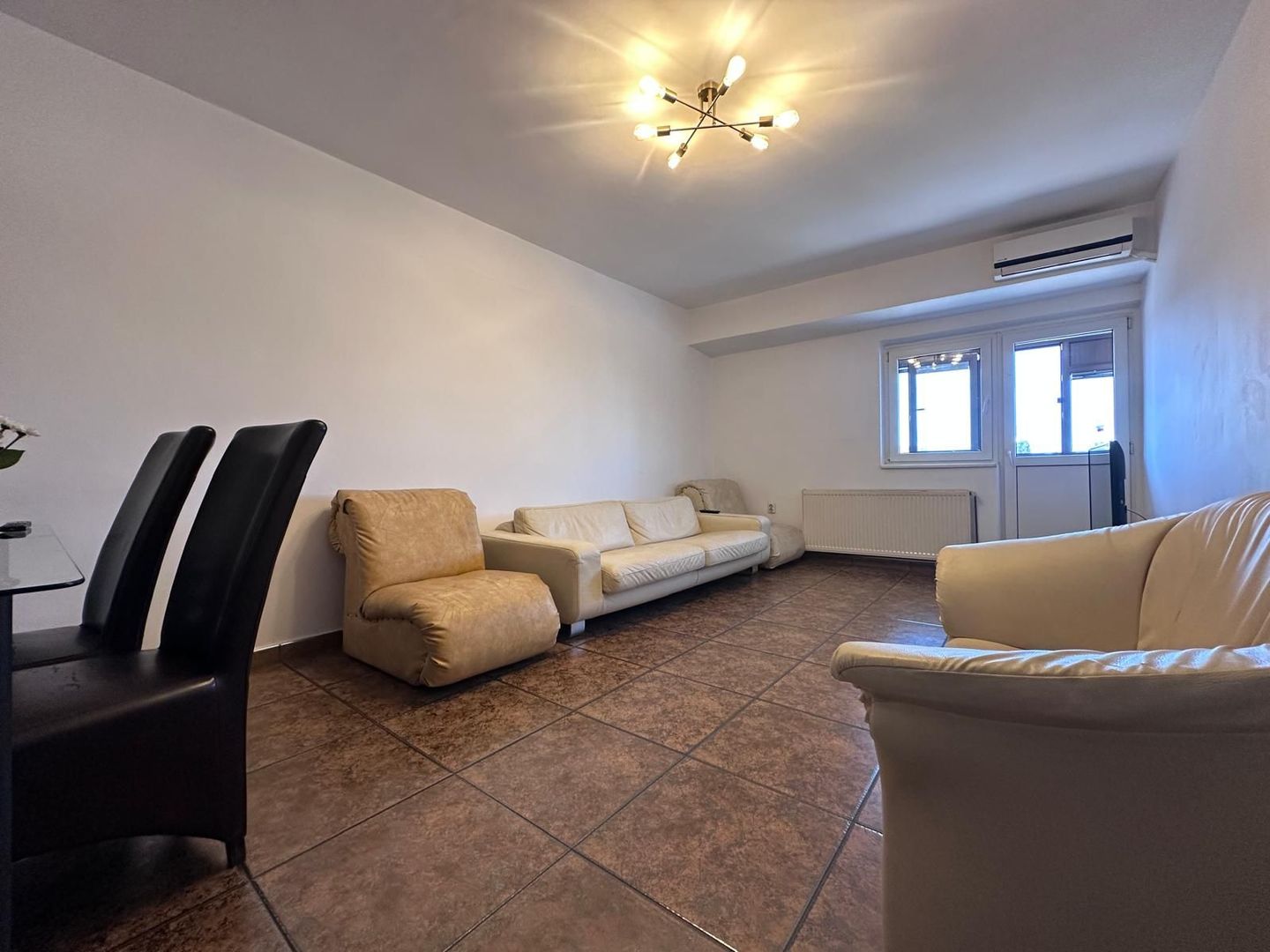 DE ÎNCHIRIAT! Apartament în inima Municipiului Târgoviște! - Poză 3