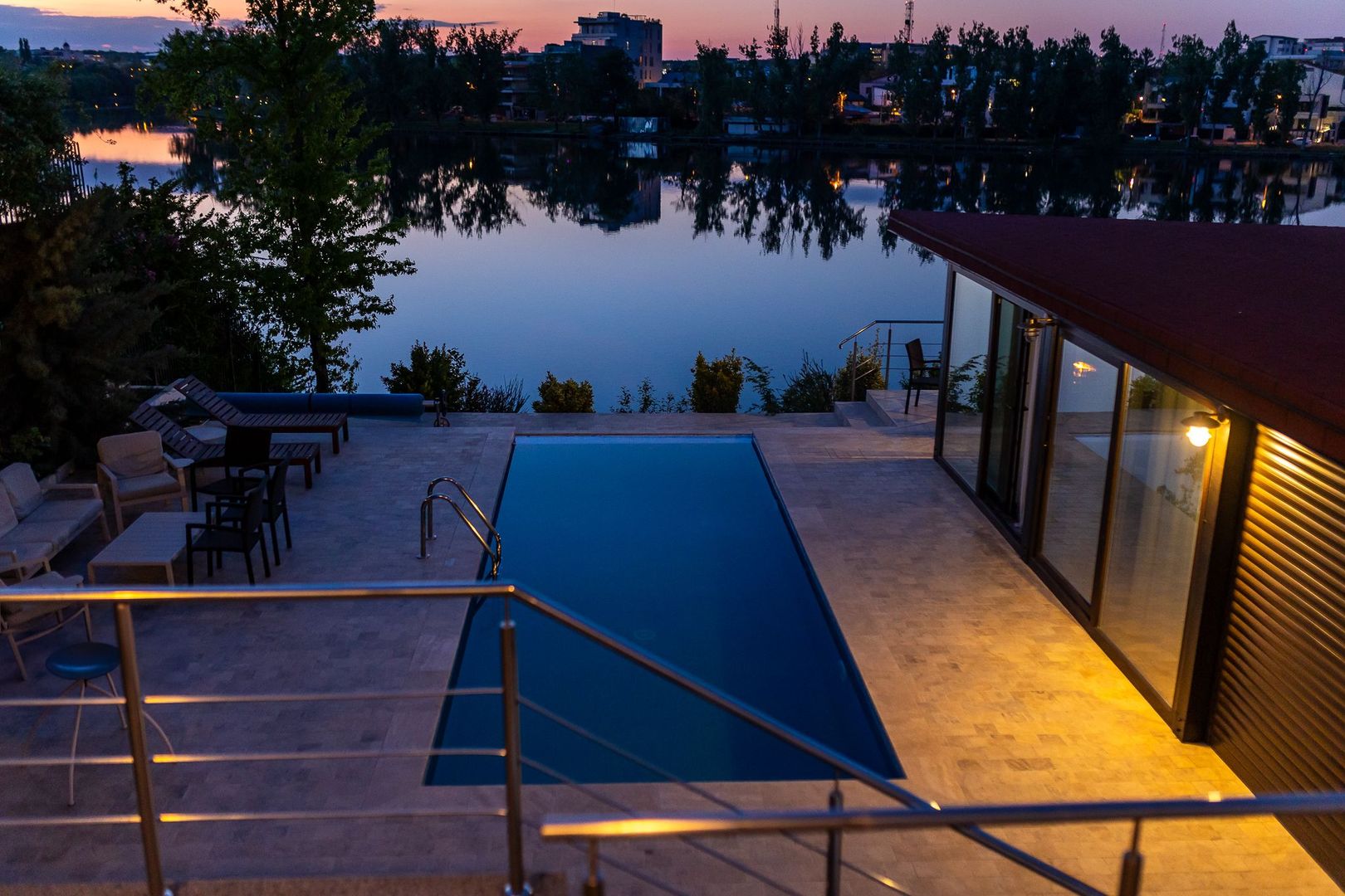 Vilă cu acces direct la lac | Piscină încălzită, sauna - Poză 3