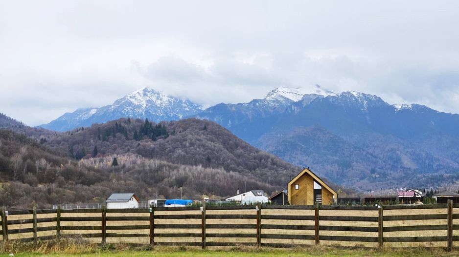 Rasnov -Glejarie 1000 mp front 42m posibilitate duplex sau 2 constructii - Poză 1