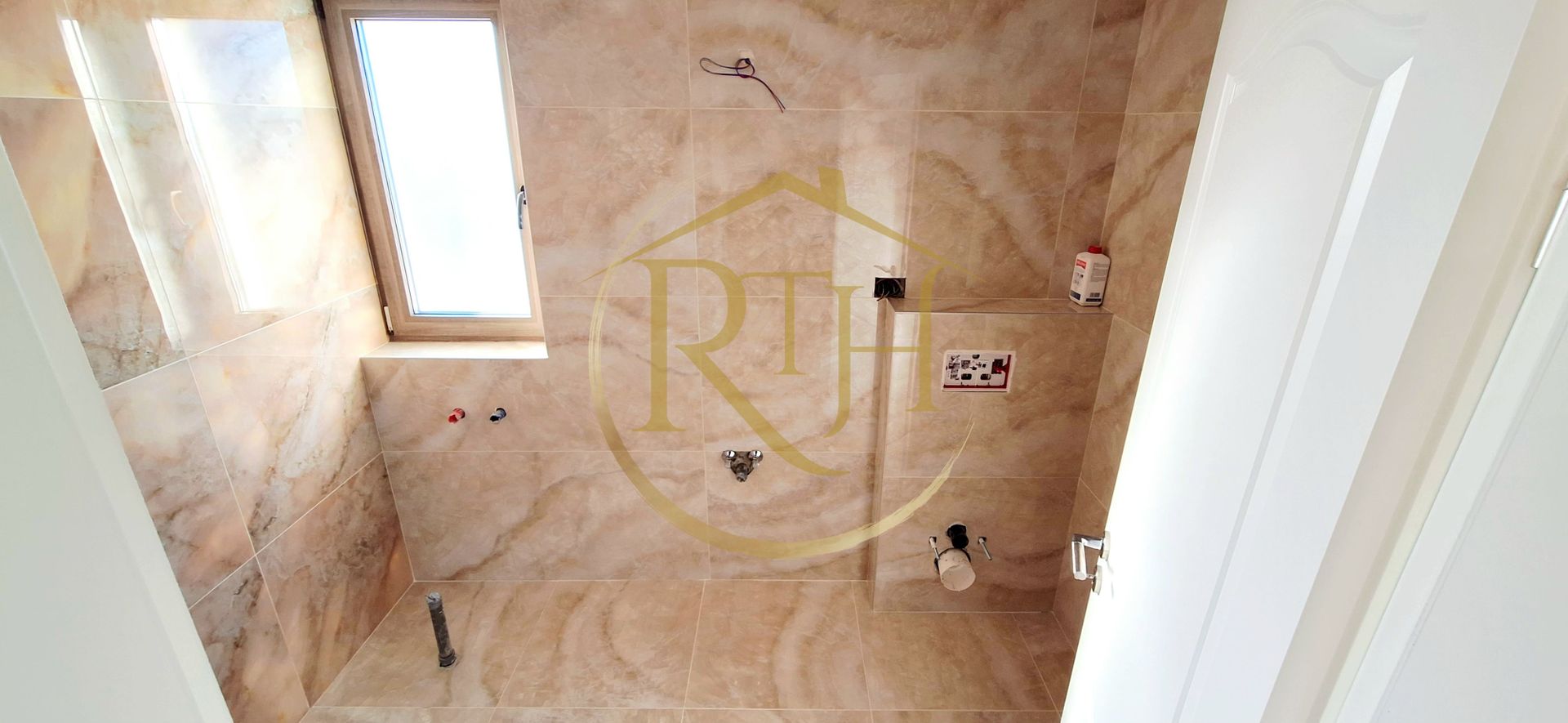 Oferim spre vanzare casa-duplex cu 4 camere si 3 bai situata in Giroc - Poză 18