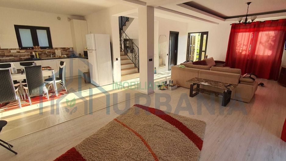 Vilă spațioasă de închiriat în Ezăreni, Valea Adâncă - Poză 1