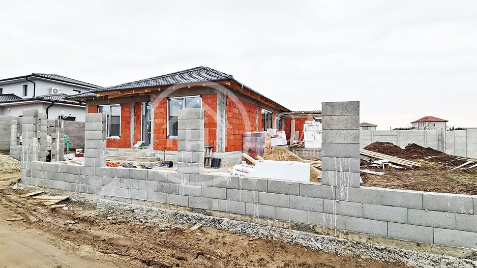 Casa de vanzare cu 4 camere in Oncea, Oradea - Poză 2