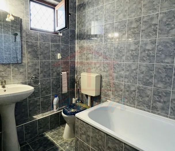 Apartament spațios cu 3 camere, 3 ICFrimu, 80mp, nu este masnsarda - Poză 12