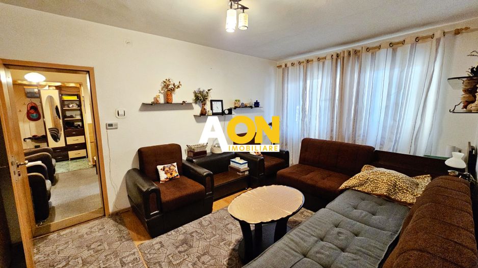 Apartament 3 camere, mobilat, utilat, etaj 2, Cetate - Poză 1