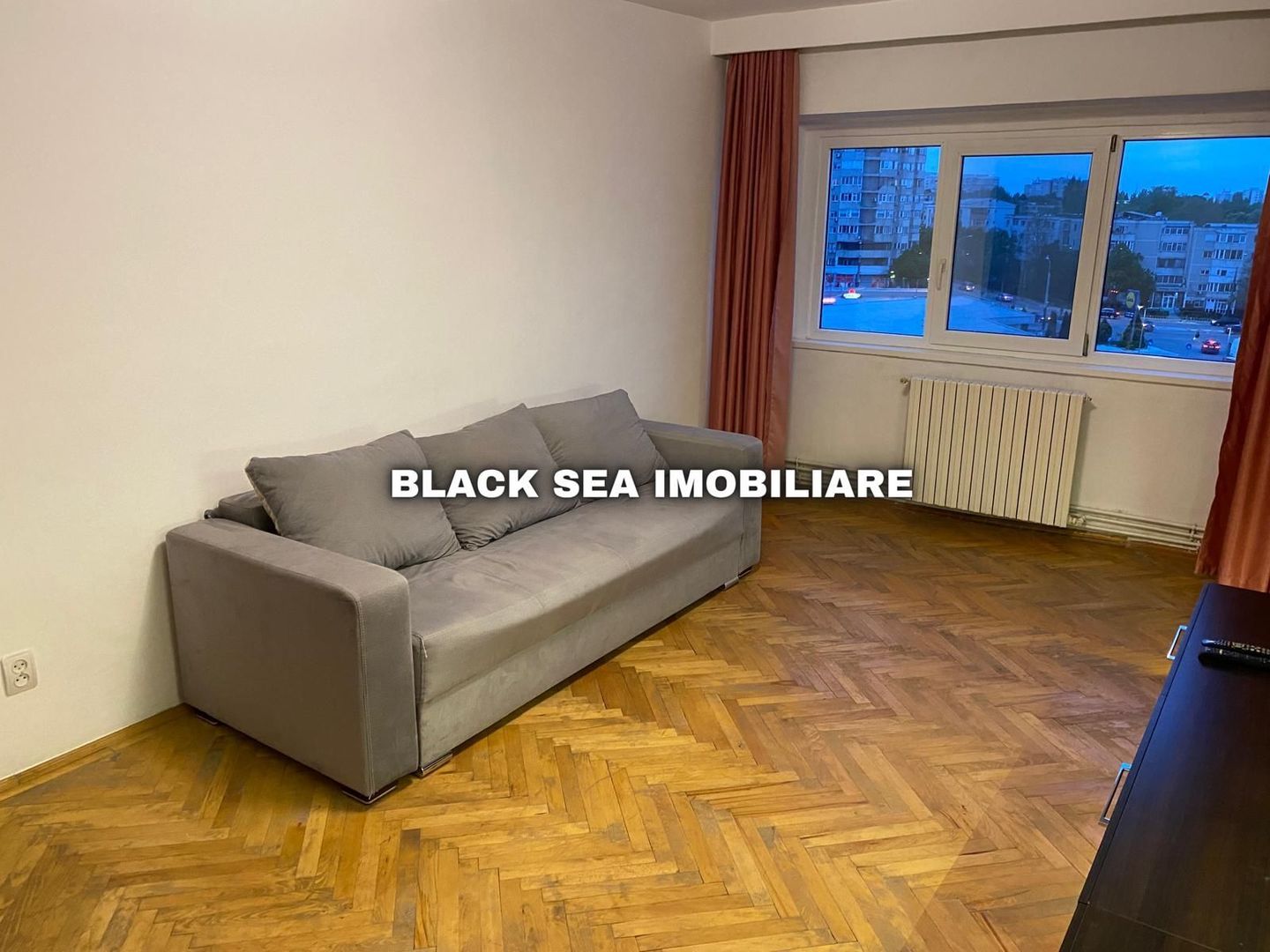 Apartament 3 camere de vanzare - zona Tomis 3 - Gaze / Ocazie Unica - Poză 3