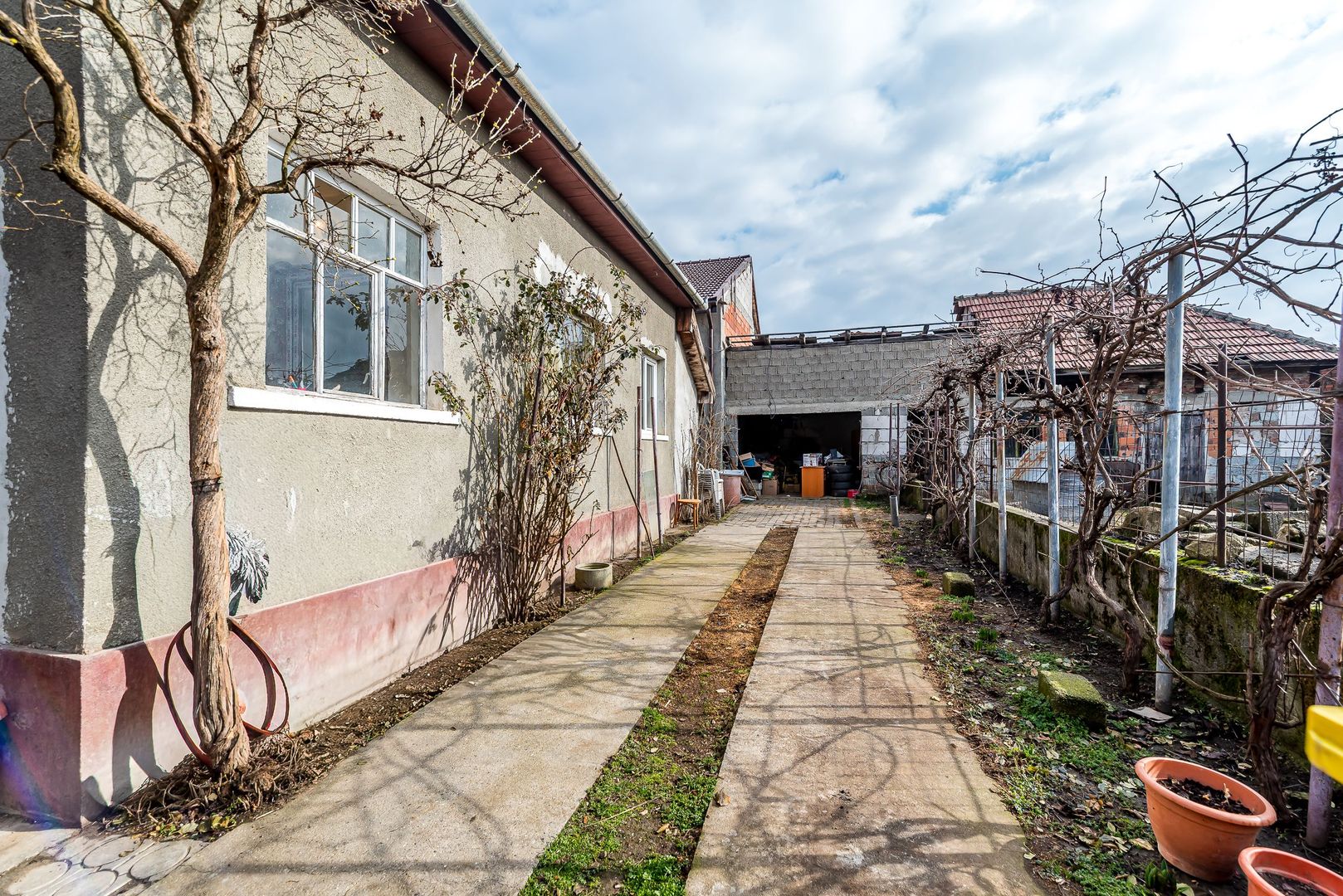 Casă de renovat cu 773 mp teren la preț de apartament - Poză 3