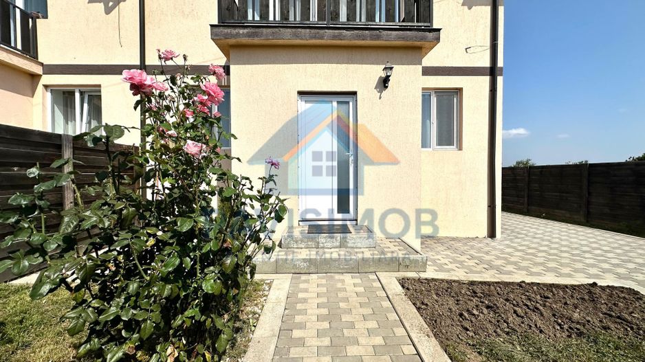 Casă de închiriat Sânpetru – curte + parcare - Poză 3