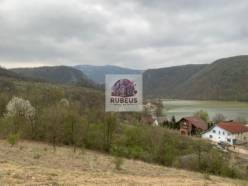 Teren intravilan 2.580 mp Eșelnița, acces DN57, ideal turism, locuinte - Poză 3