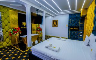 Hotel de LUX cu 11 camere / Restaurant & Piscina - Poză 13