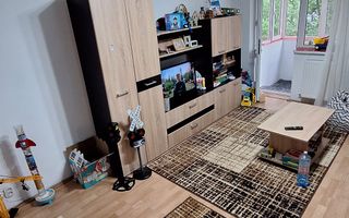 Apartament decomandat 2 camere Rovine Dezrobirii etaj 3 - Poză 2