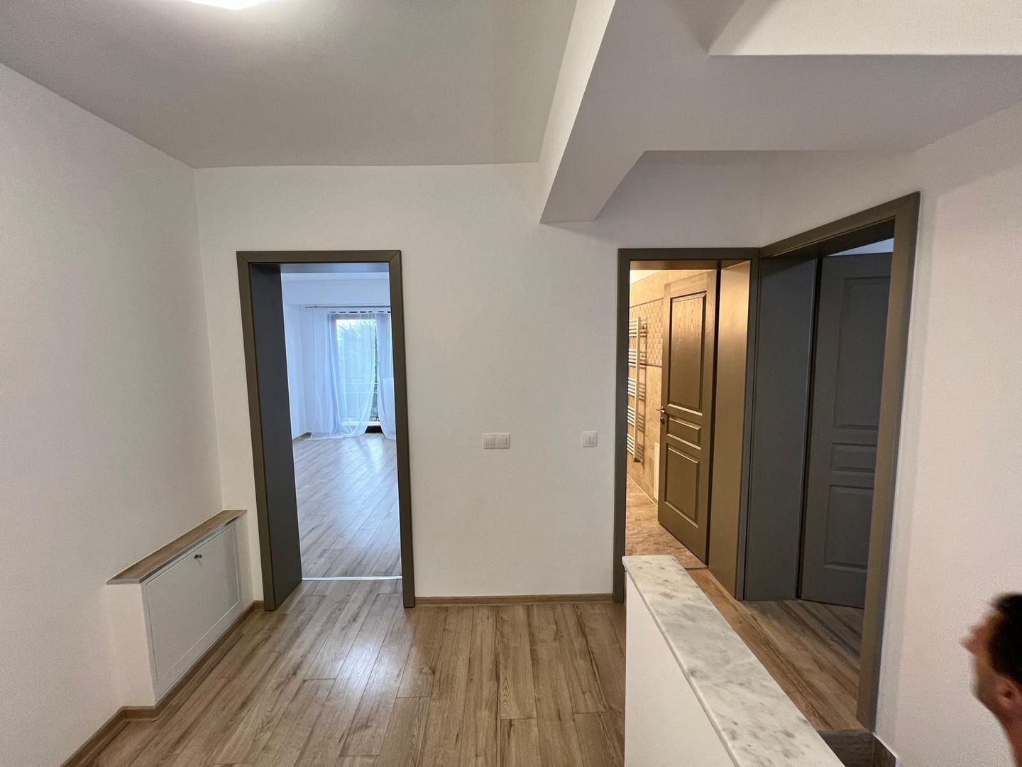 Casa cu 7 camere | 3 balcoane | Garaj | 220 mp + 80 mp curte | Cartier Panorama - Poză 20