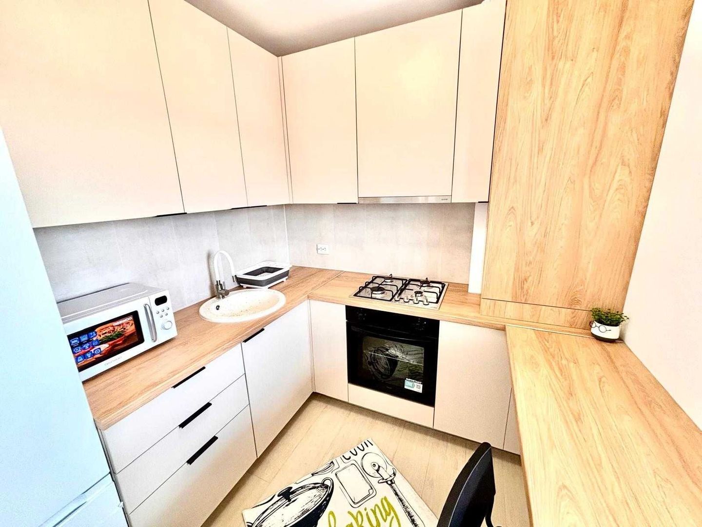 Inchiriere garsoniera in HILS REPUBLICA - Poză 7