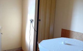 Apartament 2 camere, semidecomandat, mobilat și utilat gata de mutare - Poză 7