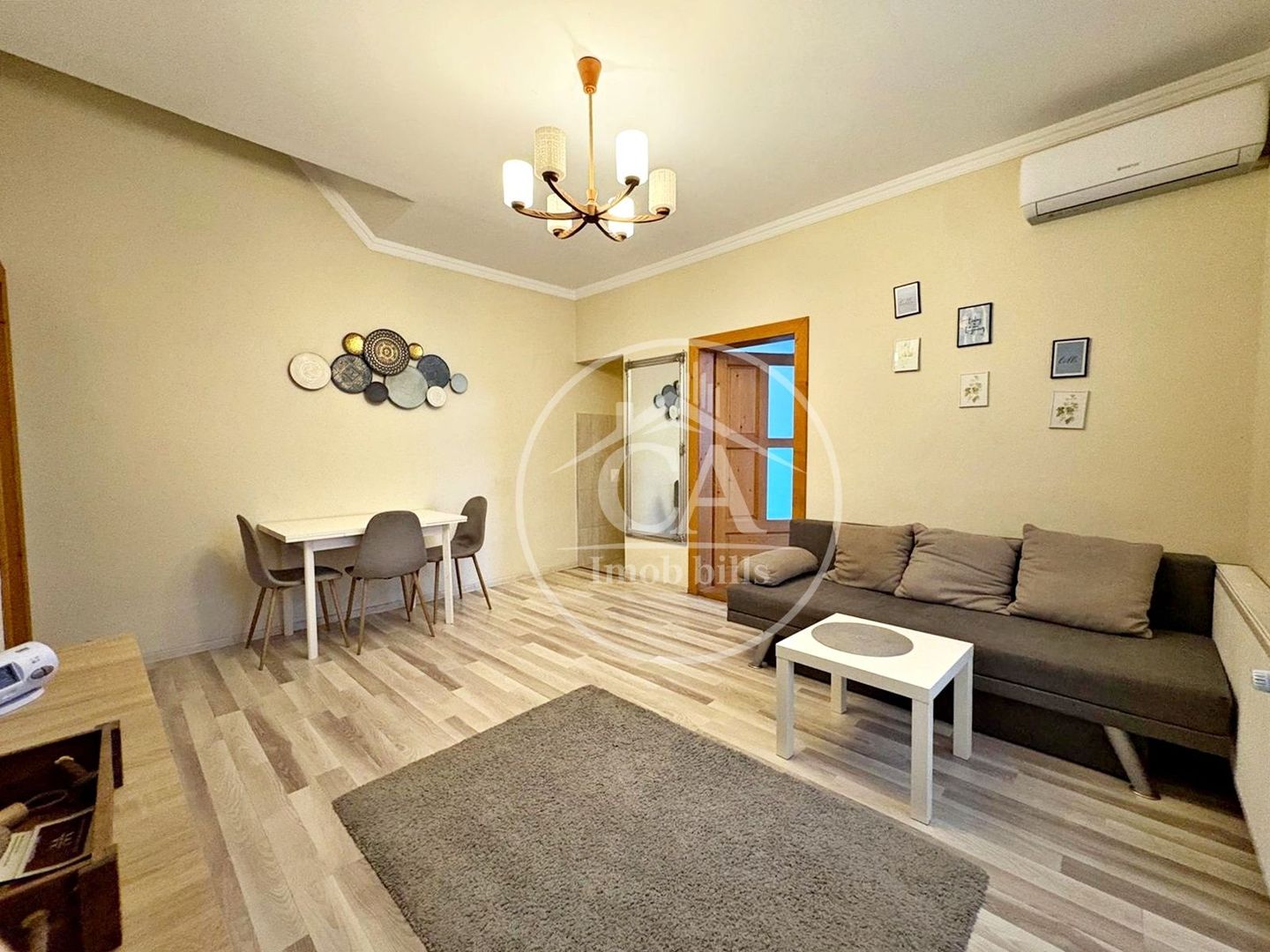 Casa de inchiriat cu 3 camere la curte comuna in zona centrala, Oradea - Poză 1
