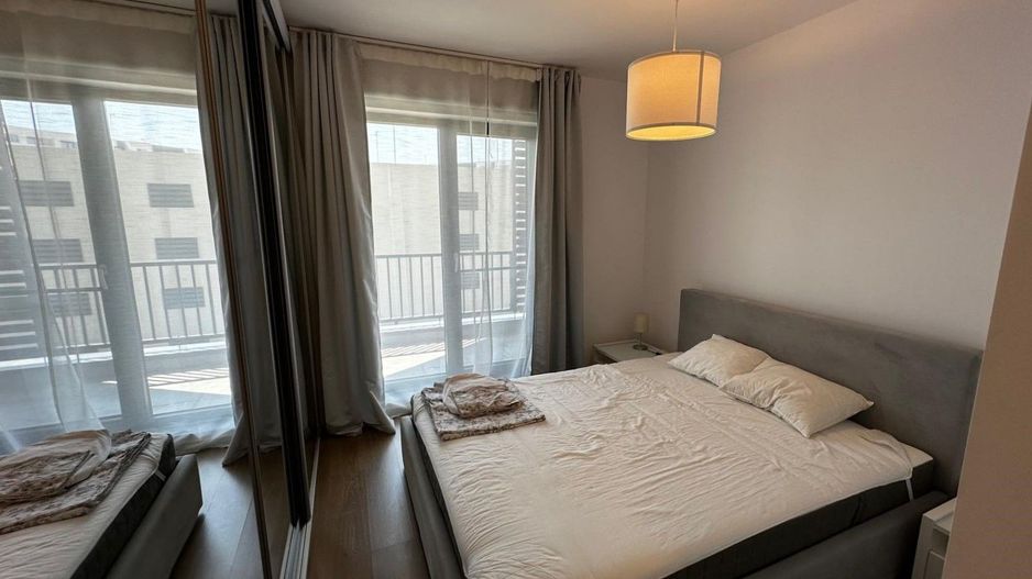 Studio Dublu Superb cu Terasa Generoasa H Pipera Lake - Poză 3