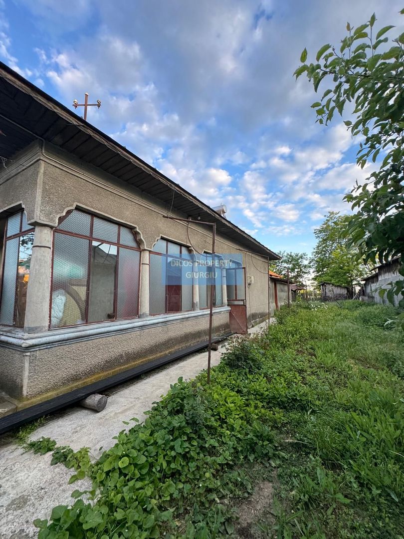 Casă + Spațiu Comercial – Oinacu, 2.658 mp teren - Poză 1