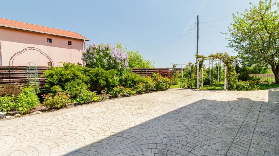 Casa cu suflet si gradina spectaculoasa - Poză 23