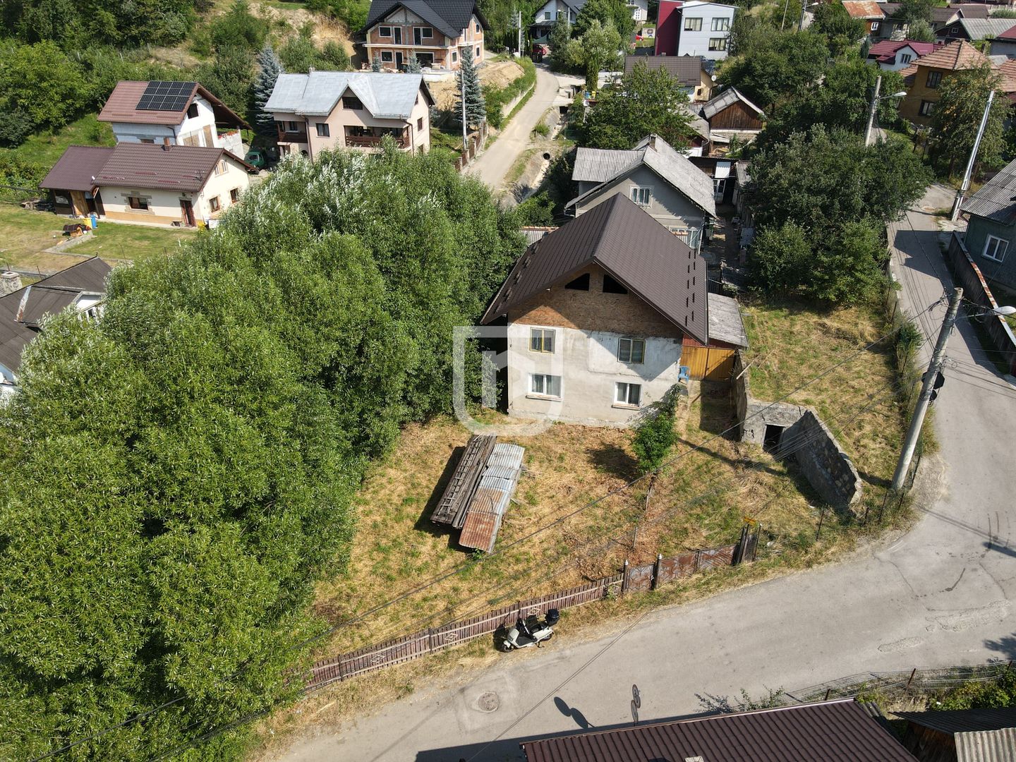 Casa cu 500mp teren, pozitie buna, centrala, utilitati - Poză 3