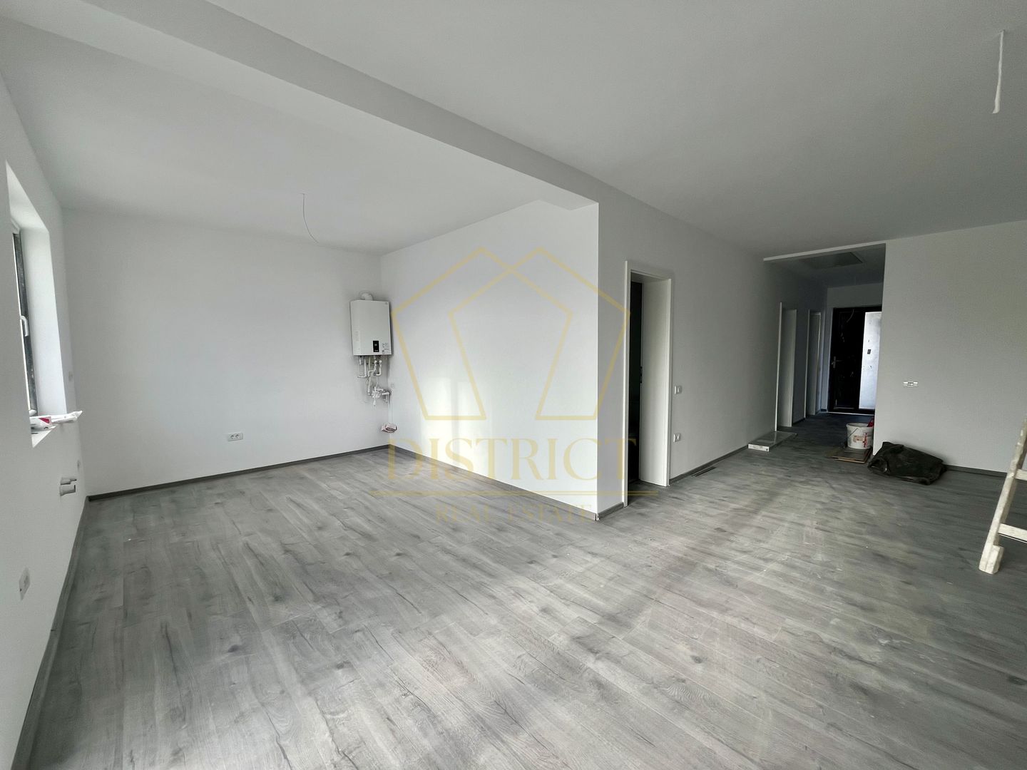 Duplex pe parter cu 4 camere | Mosnita Noua - Poză 1