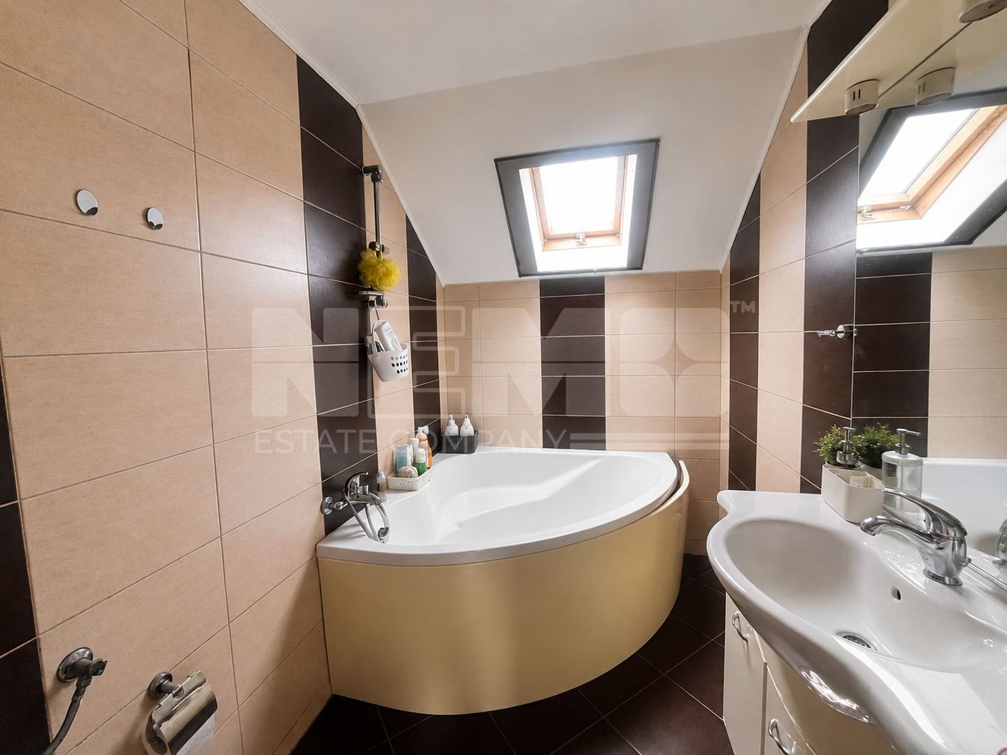 Duplex de Vanzare I Zona Piscina Titanic  /Suceava I 115.000 Euro - Poză 8