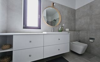 Apartament cu 3 camere de vanzare, Lipoveni - Poză 8