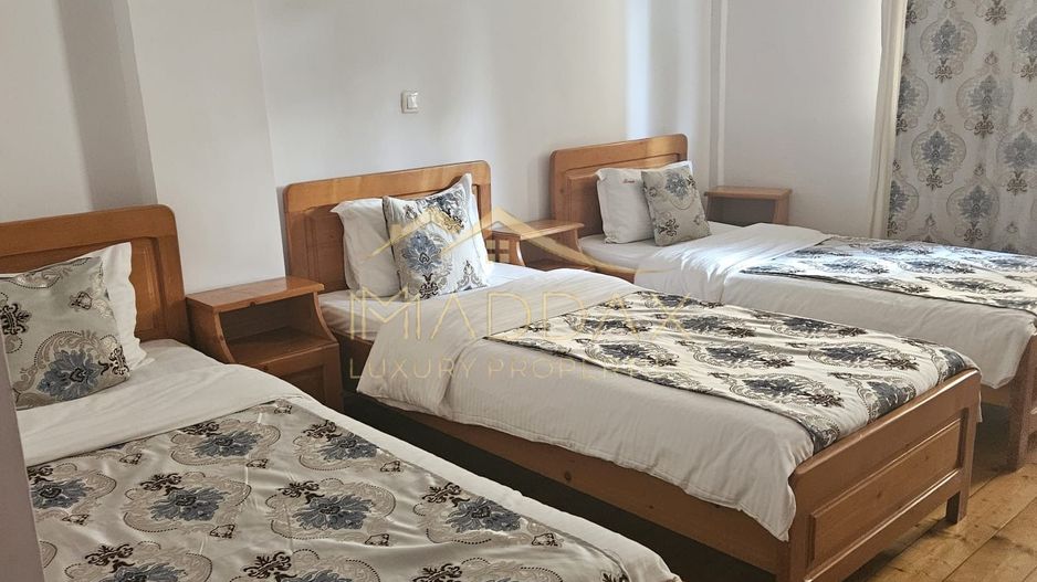 Pensiune 10 camere cu restaurant // Moieciu de Jos - Poză 26