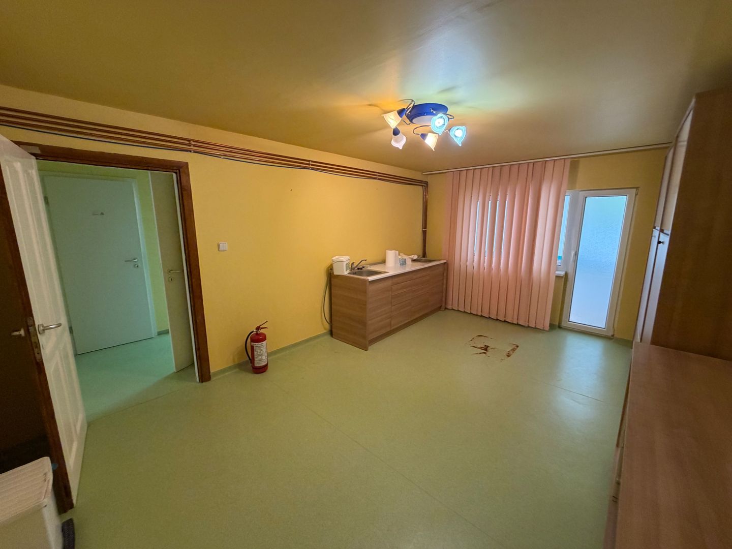 Spațiu parter cu destinație mixtă, zona fostă Lidia – 67 mp - Poză 13