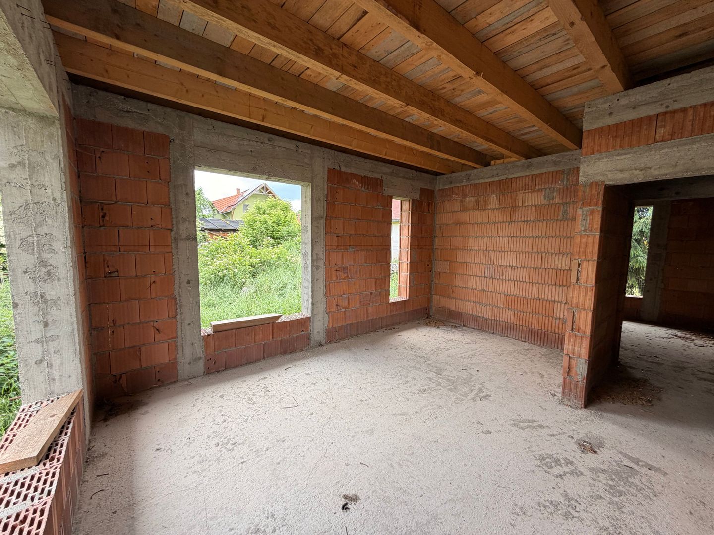 Casă de vânzare 260 mp utili + 1052 mp teren in centrul orasului Covasna - Poză 12