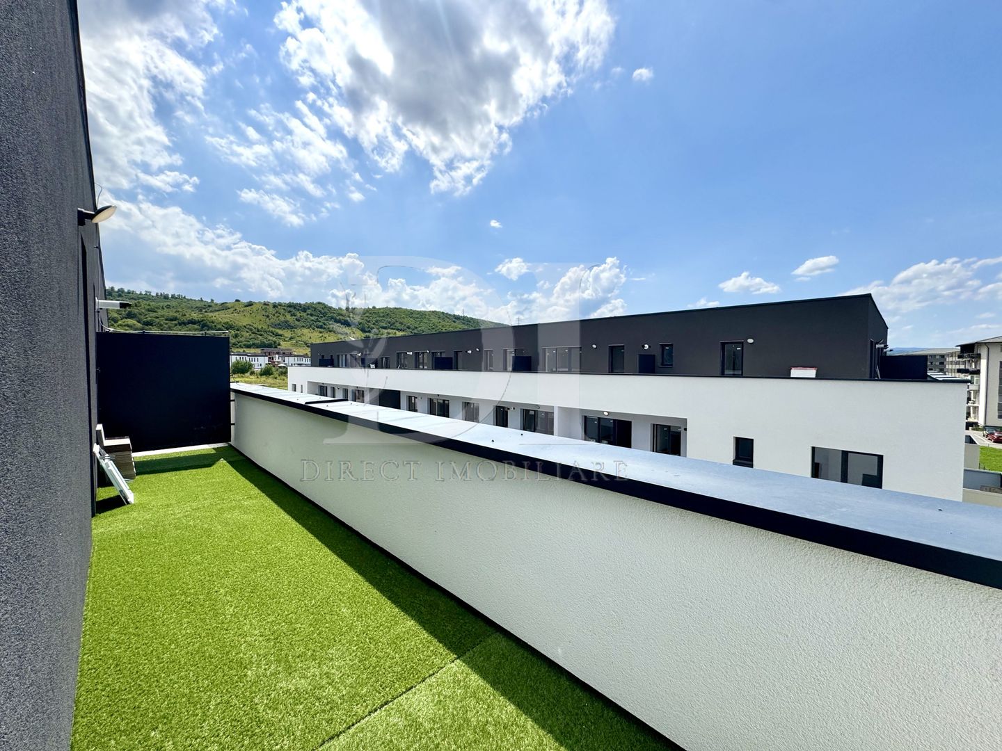 Apartament la cheie / terasa 22 mp / Zona Terra - Poză 11