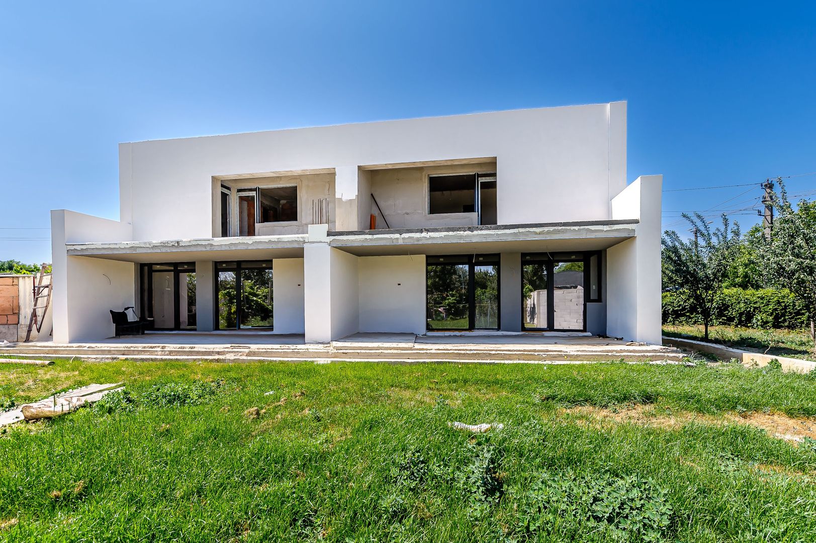 Vila spatioasa in subcetate, proprietate premium - Poză 2